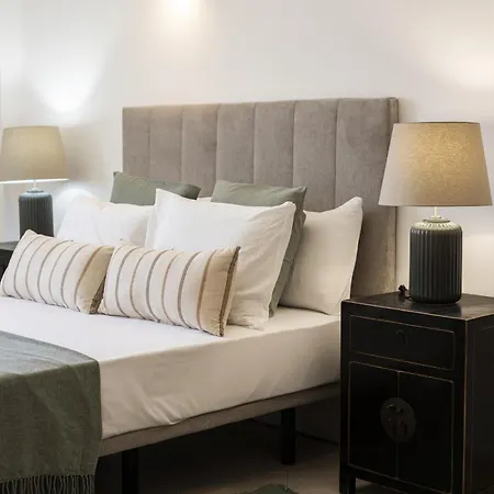 Oasis - Center By Hd * Distrikt Faro